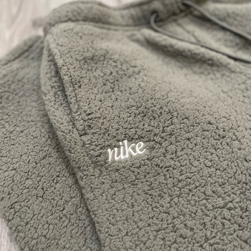 Nike Therma-Fit fleece pants